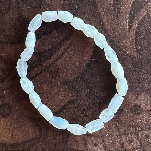 Rainbow moonstone stretch bracelet handmade white - Picture 3 of 8